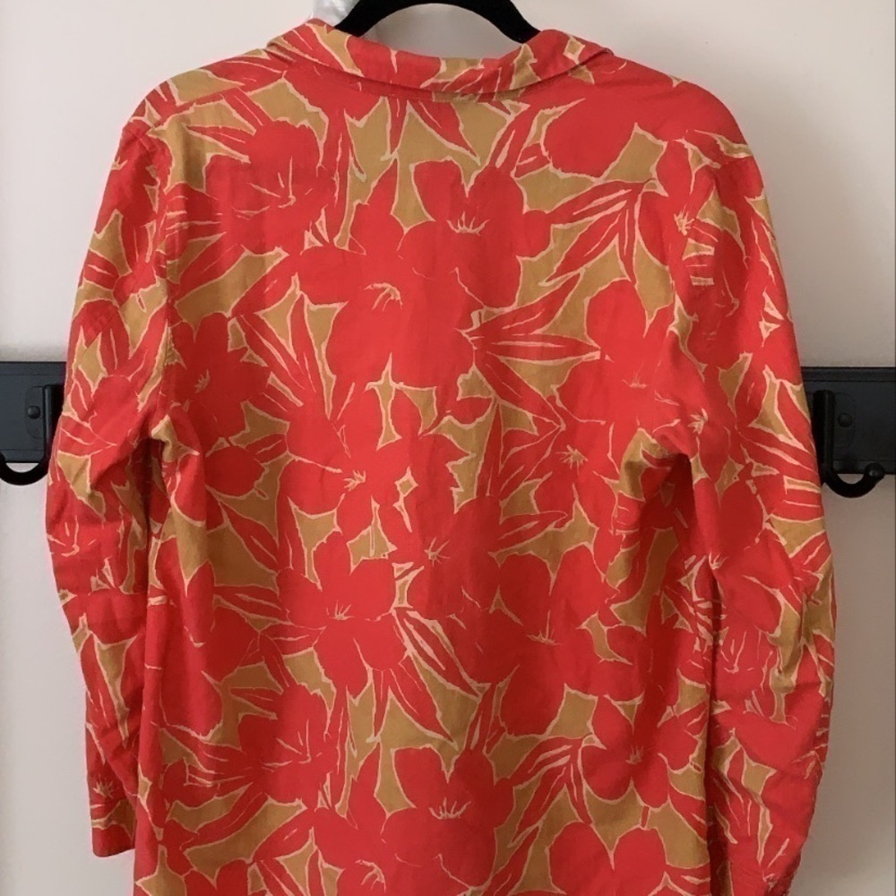 J. H. Collectibles Floral Button Down Size Large EUC - Picture 4 of 4